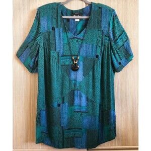 All That Jazz Woman's Blouse Size 20 Green Blue Short Sleeve Pullover Necklace